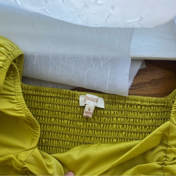 Green Top. Size S - Picture 5 of 8